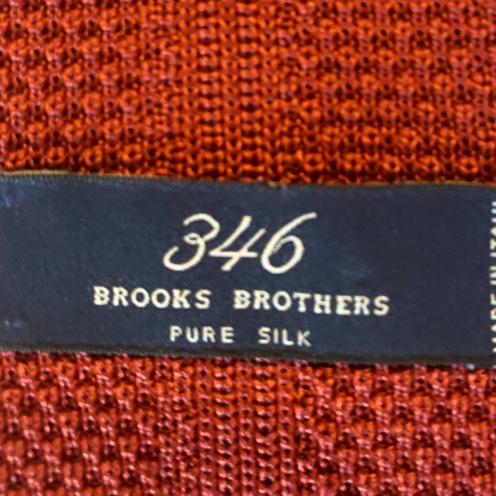 Brand New Brooks Brothers Burgandy Silk Wooven Tie